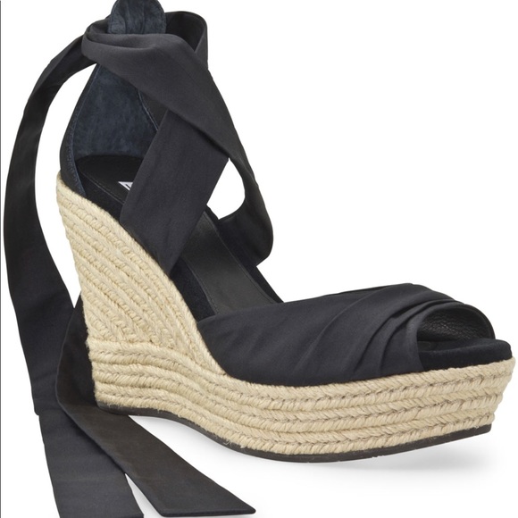 ugg lucianna wedge black ugg lucianna wedge black